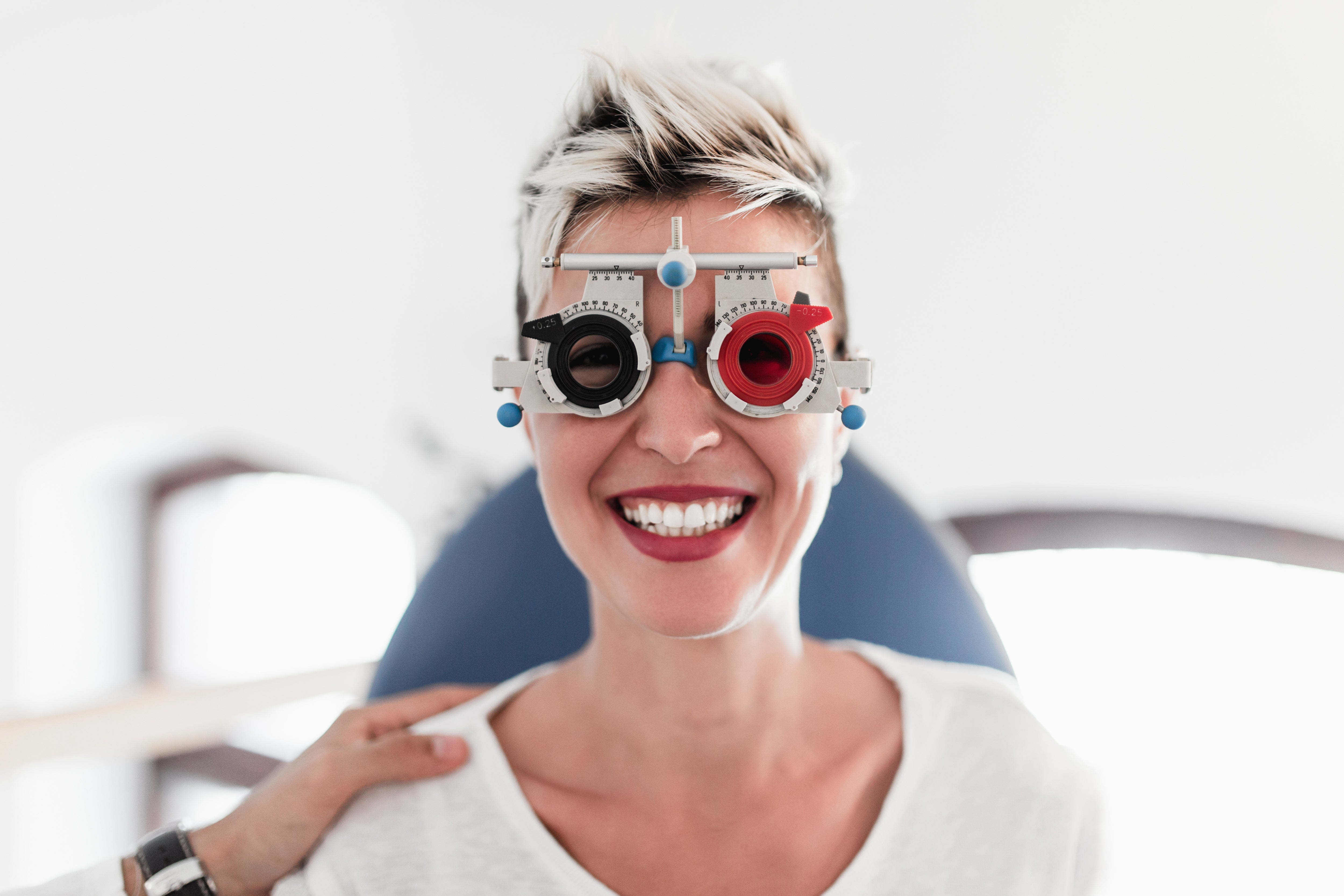 Pas cu Pas: Ce Include o Consultație Optometrică